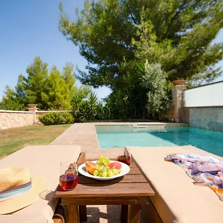 Sunny Villa Hanioti